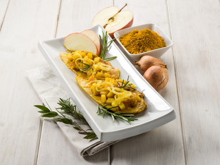 escalope with apple onions and curry