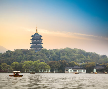 hangzhou scenery at dusk