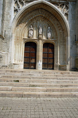 Fototapeta na wymiar Eglise Saint-Pierre et Saint-Guidon