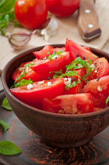 tomato salad with basil, black pepper and garlic