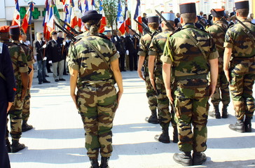 bataillon  de militaires ,cérémonie