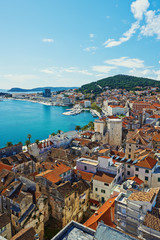Naklejka na ściany i meble Niesamowity widok z góry zabytkowego miasta Splitu