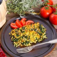 Spinach noodle crowd au gratin