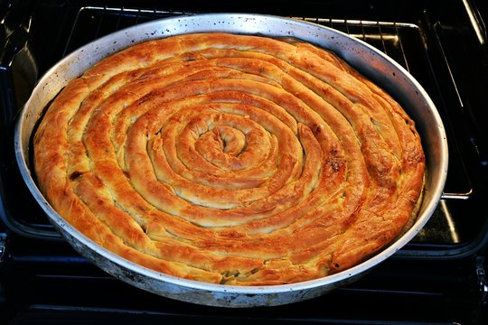 Fırında b&ouml;rek