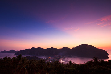 Fototapeta na wymiar Sunset at view point onPhi Phi Island of Thailand