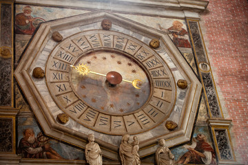 Fototapeta na wymiar Church of Santi Giovanni e Paolo interior, Venice