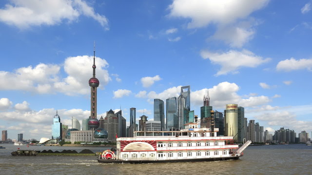 HD: Zoom time-lapse video of Shanghai.