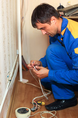  installs electrical network