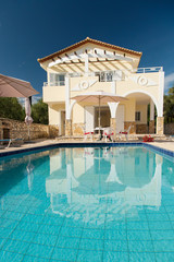 Luxurious villa with pool