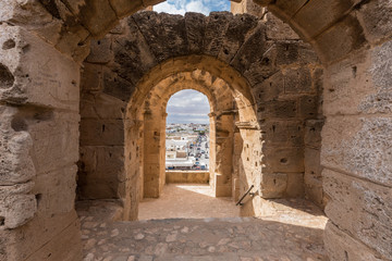 Fototapeta na wymiar ancient colosseum in El Jem, Tunisia