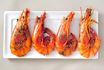 spanish shrimps with garlic and parsley