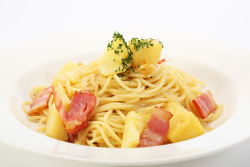 ベーコンとポテトのパスタ