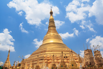 Fototapeta premium Shwedagon pagoda in Yangon, Burma (Myanmar)
