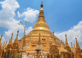 Fototapeta premium Shwedagon pagoda in Yangon, Burma (Myanmar)