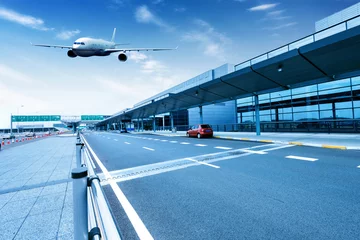 Tuinposter Luchthaven Shanghai Pudong Airport weg