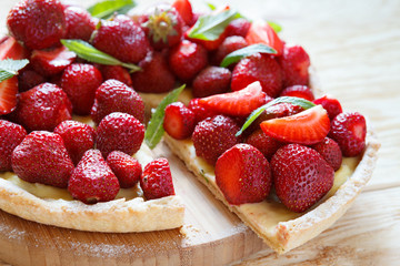 crunchy tart with ripe strawberries
