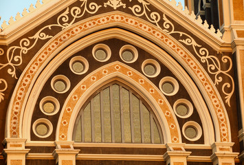 Obraz premium window church evening sunlight gold chanthaburi province in thai
