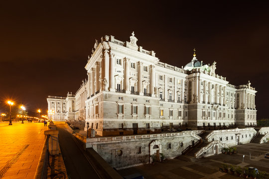 Night side view of Royal Palace