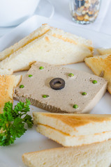foie gras with bread
