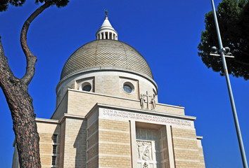 Roma Eur, la basilica dei santi Pietro e Paolo