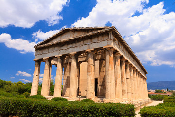 Fototapeta na wymiar Ancient Agora temple at Athens