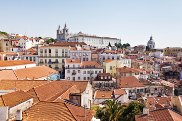 Fototapeta na wymiar Stadtviertel Alfama in Lissabon