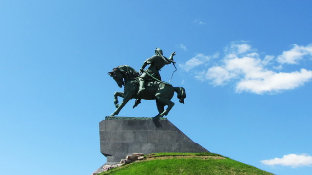 salavat yulaev monument in ufa russia - timelapse
