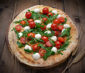 Focaccia rucola pomodorini