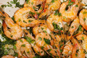 Fried shrimps with the garlic and the parsley