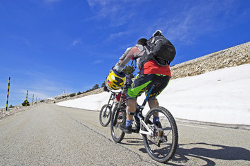 Fototapeta na wymiar Ascent of Mont Ventoux na rowerze