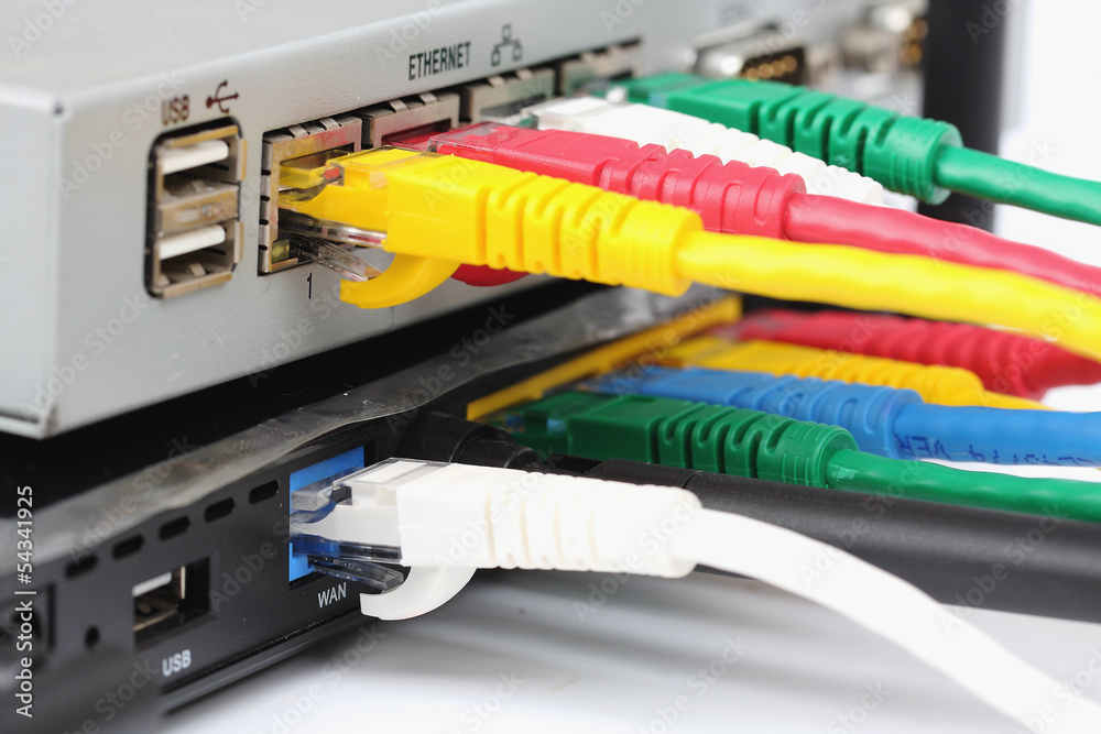 Fototapete UTP LAN Connect the ethernet port on the back of the router.