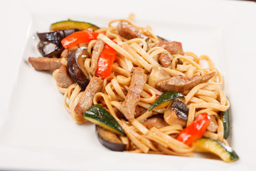 noodle with beef and vegetables