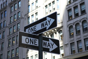 Fototapeta na wymiar Znak Kierunek w Nowym Jorku