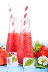 Erdbeerdrink mit Eis