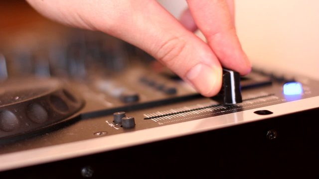 Dj mixer turntable