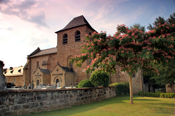 Fototapeta na wymiar Eglise de Malemort-sur-Corrèze.