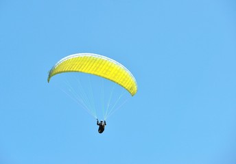 sport estremi parapendio in volo