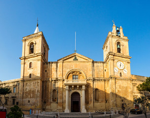 Fototapeta na wymiar Dziurawca Co-Cathedral w Valletta, Malta