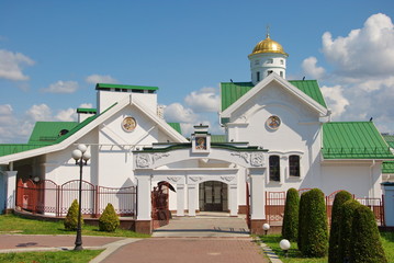 Fototapeta na wymiar Cathedral of Holy Spirit in Minsk