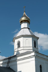 Fototapeta na wymiar Golden dome of Russian orthodox church