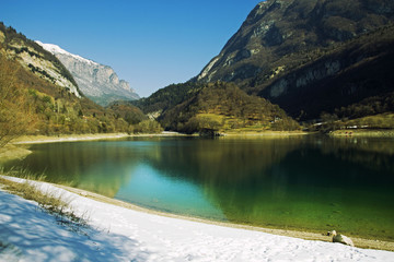 Fototapeta na wymiar Jezioro Tenno, Trydent, Włochy