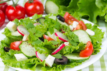 Salad with fresh vegetables