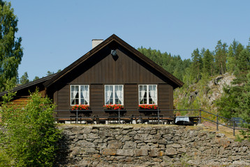Fototapeta na wymiar Stary dom norweski