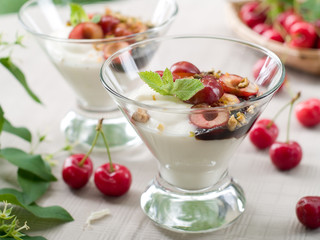 Yoghurt dessert