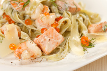 pasta with salmon and caviar