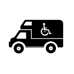 Personne handicapée en fauteuil roulant dans un camping-car