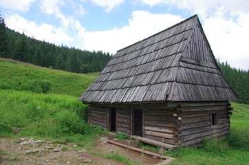 Tatry stary domek na szlaku