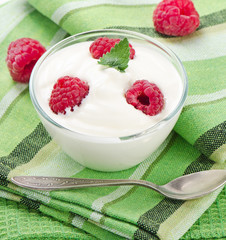 Fresh yogurt with berries