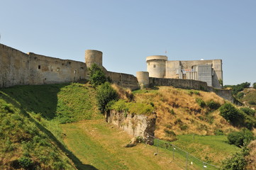 Fototapeta na wymiar Donjon et fortifications, Falaise 3