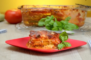 Parmigiana con zucchine e pomodori